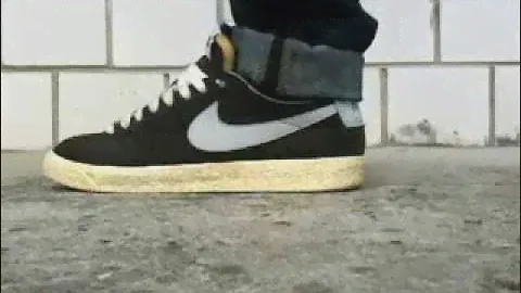 Shoes Nike Blazer low vntg on feet