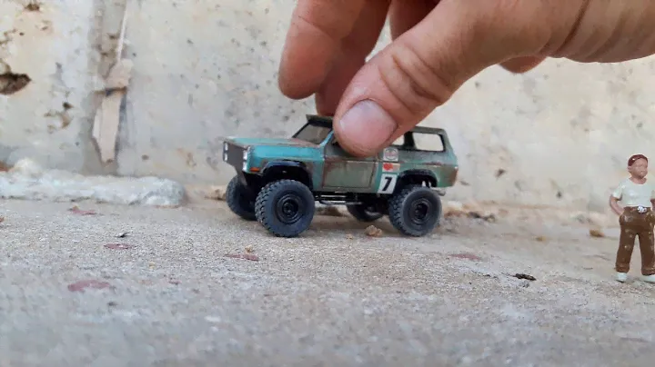 Hotwheels custom Blazer with suspension.