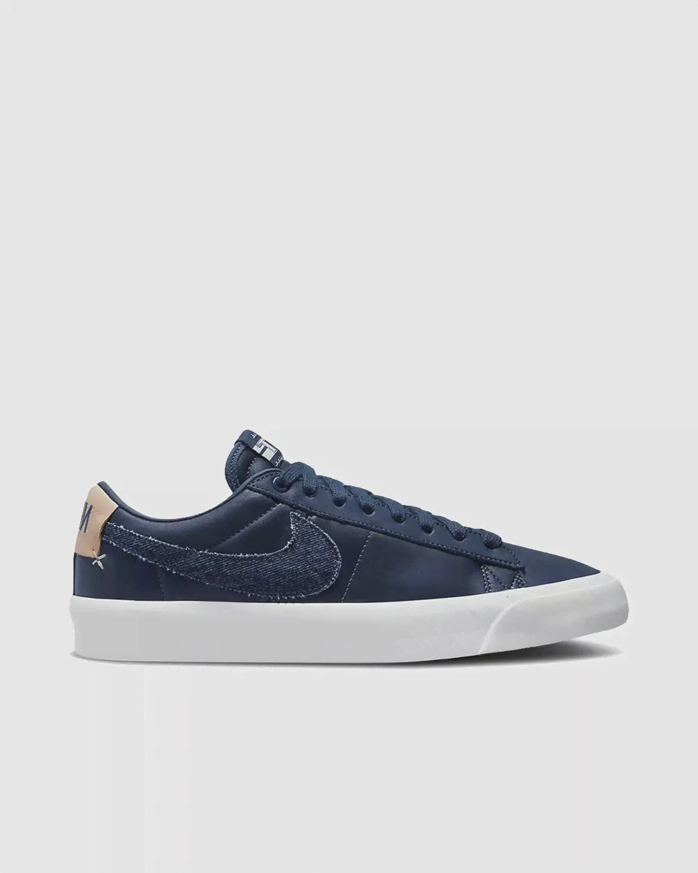 Кроссовки Nike Zoom Blazer Low Pro GT PRM