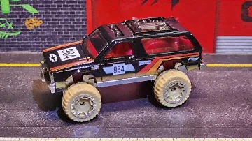 Chevy Blazer 4X4 - Mudrunner - 1/5 - Hotwheels - Unboxing.