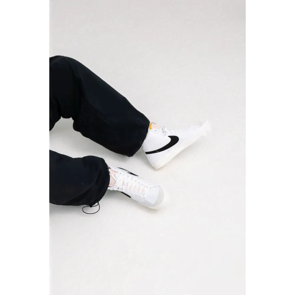 Nike Blazer Mid Vintage White Black Beige-2