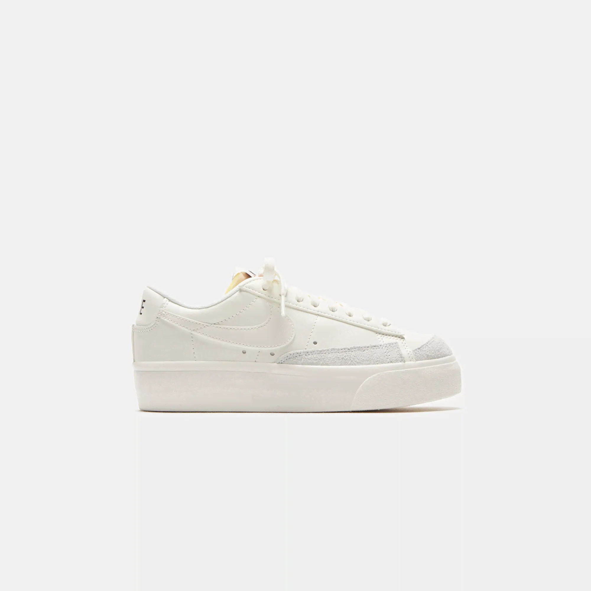 Nike WMNS Blazer Low Platform - Sail / Black
